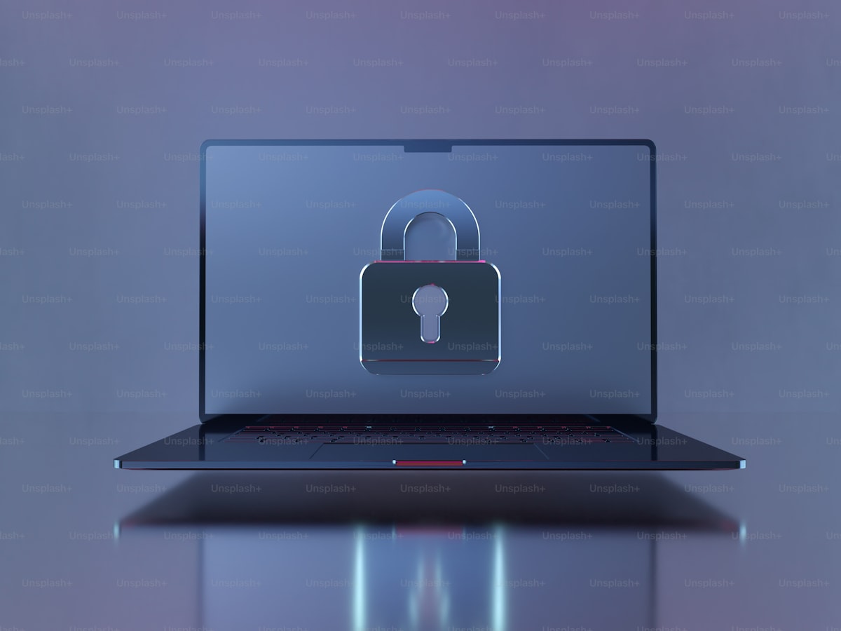 Laptop dengan tampilan gembok keamanan di layar